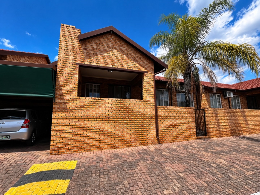 2 Bedroom Property for Sale in Safari Gardens North West